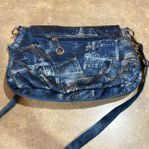 Womens purse it looks like denim but its not it has rhinestones and chain fringe - Picture 7 of 9